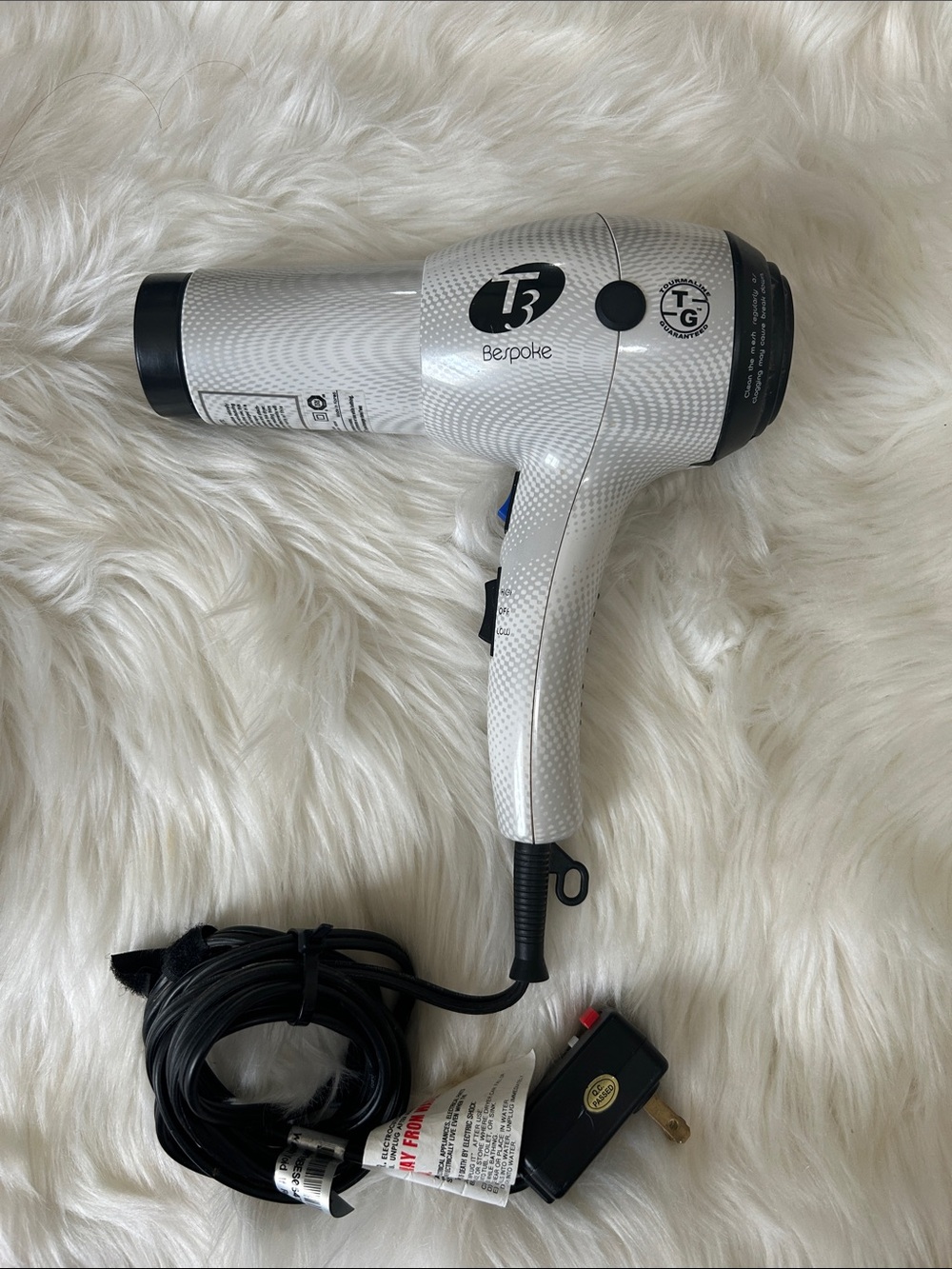 T3 Bespoke Featherweight Tourmaline (White and Black) Hair Dryer